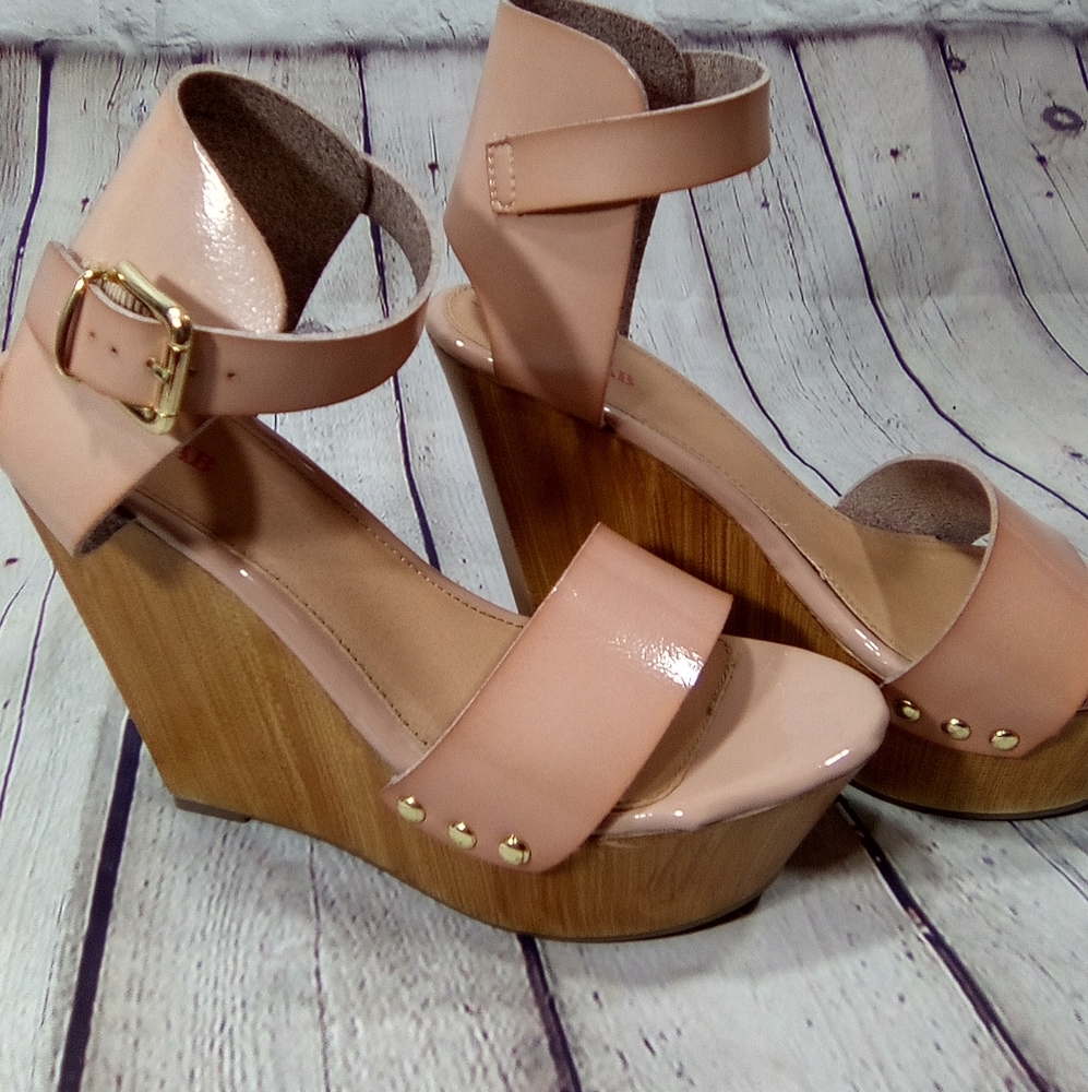ORALEE WEDGE SANDAL. 🥰👩‍💼👡